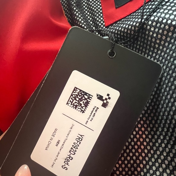 RED ORALAY WINTER COAT - Picture 6 of 7